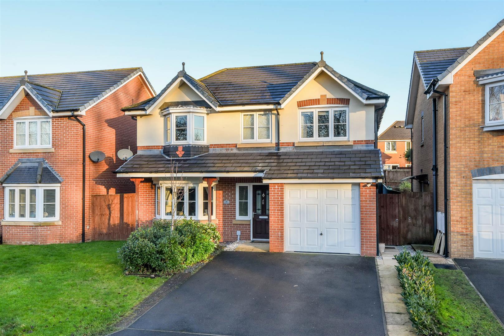 4 bed property in Boardman Close, Leyland